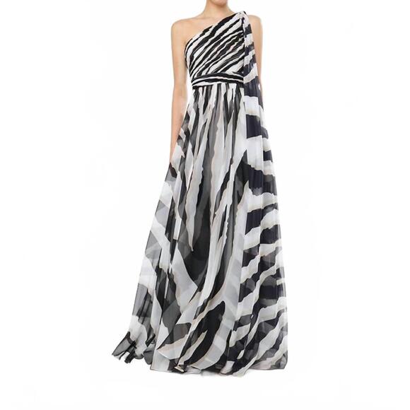 NEW CARLA RUIZ abito lungo one-shoulder maxi dress in white/black